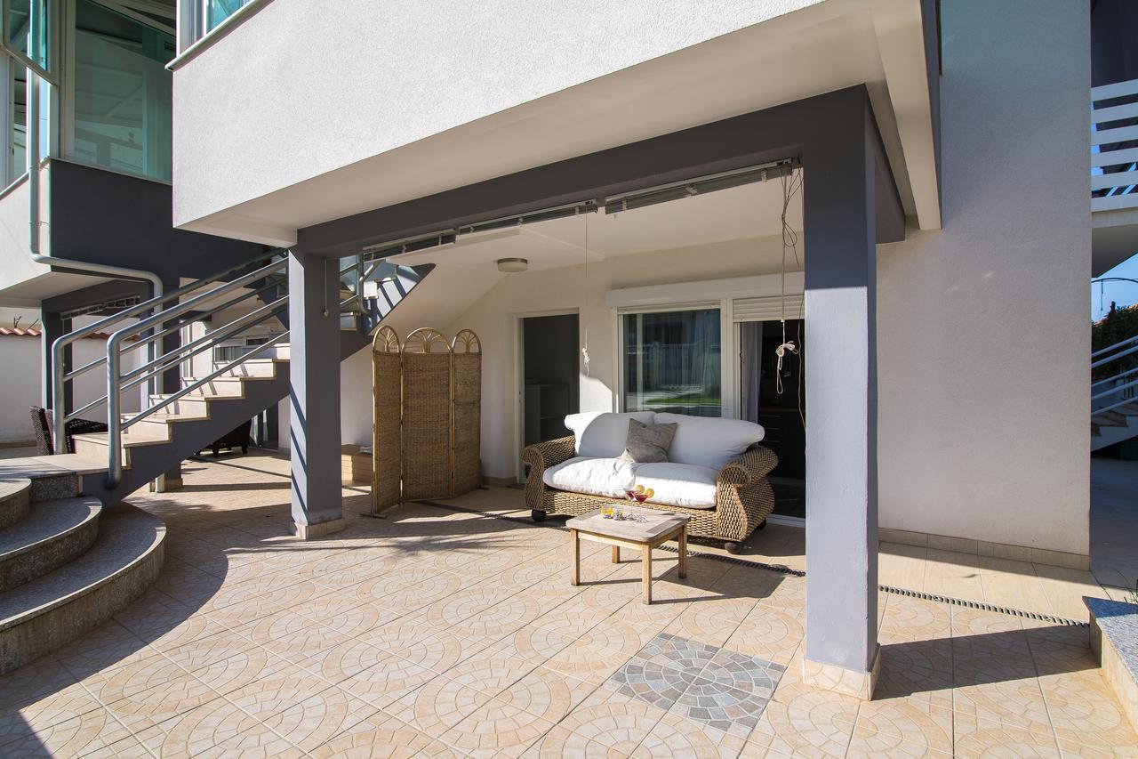 Apartments Lili Flora ザダル エクステリア 写真